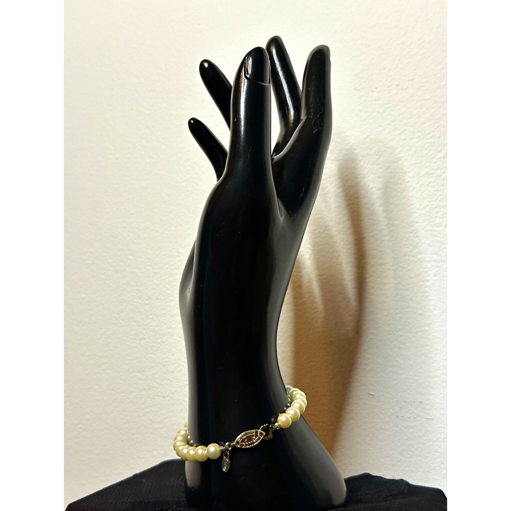 Monet Signed Faux Pearl Bracelet Round Beaded 7in White Lobster Clasp Jewelry
